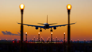 airplane-landing-runway-lights
